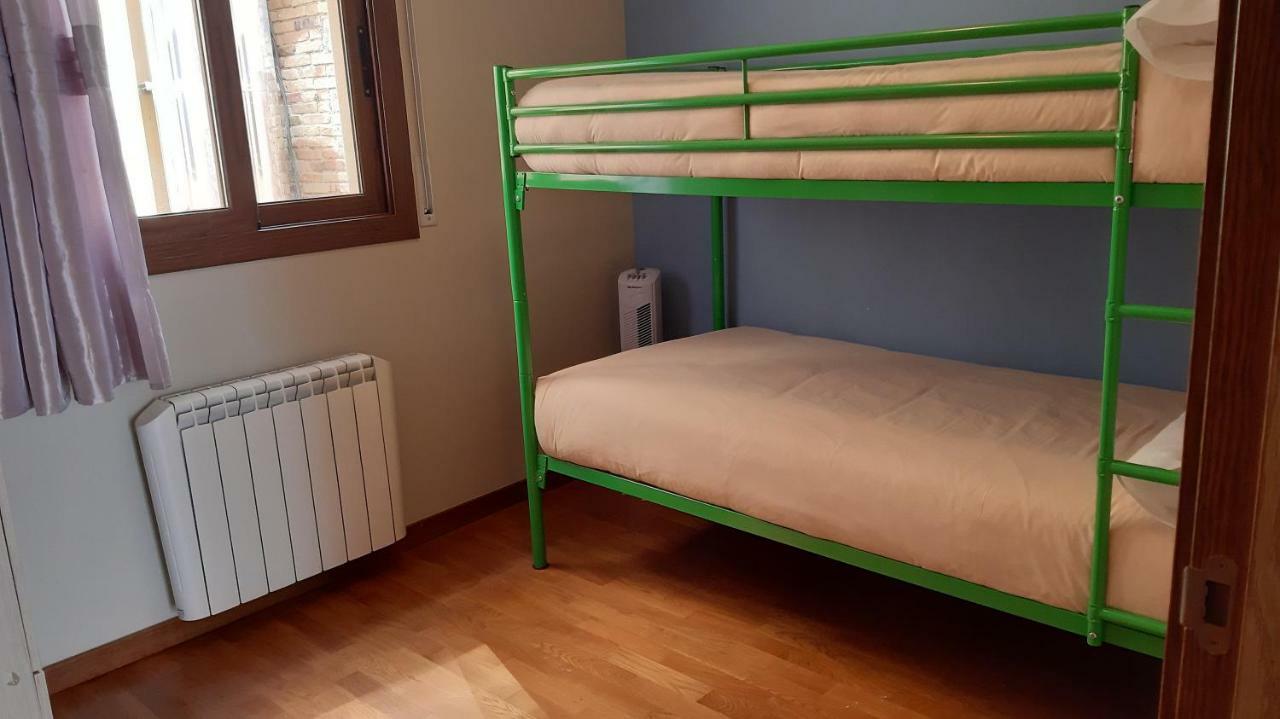 Apartaments Julia Pobla de Segur Ngoại thất bức ảnh