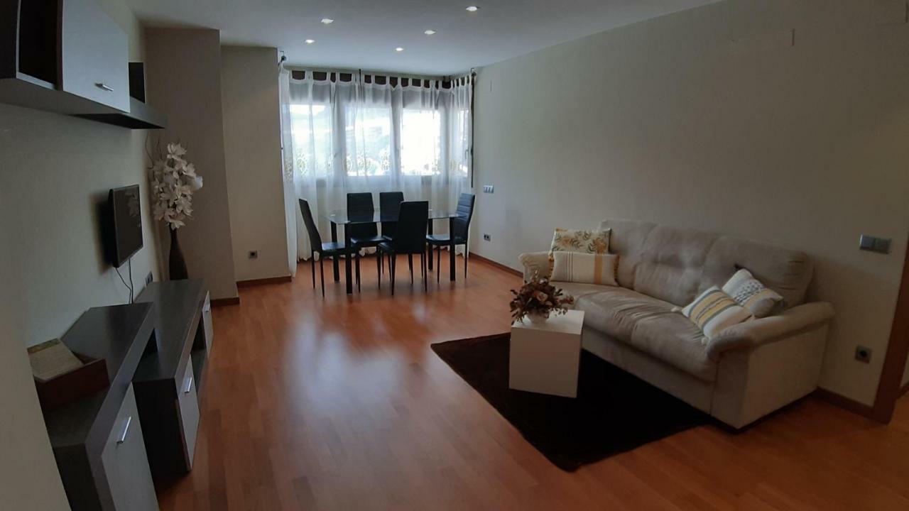 Apartaments Julia Pobla de Segur Ngoại thất bức ảnh